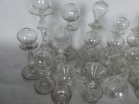 Ensemble de 25 lampes à huile en verre, cristal et verre sou… (photo 3)