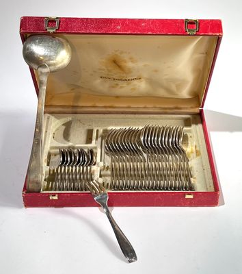 Partie de ménagère en métal argenté à décor géométrique comprenant 12  - Photo 1