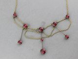 gros plan d'un collier sur un mannequin mannequin mannequin mannequin mannequin mannequin mannequin mannequin mannequin