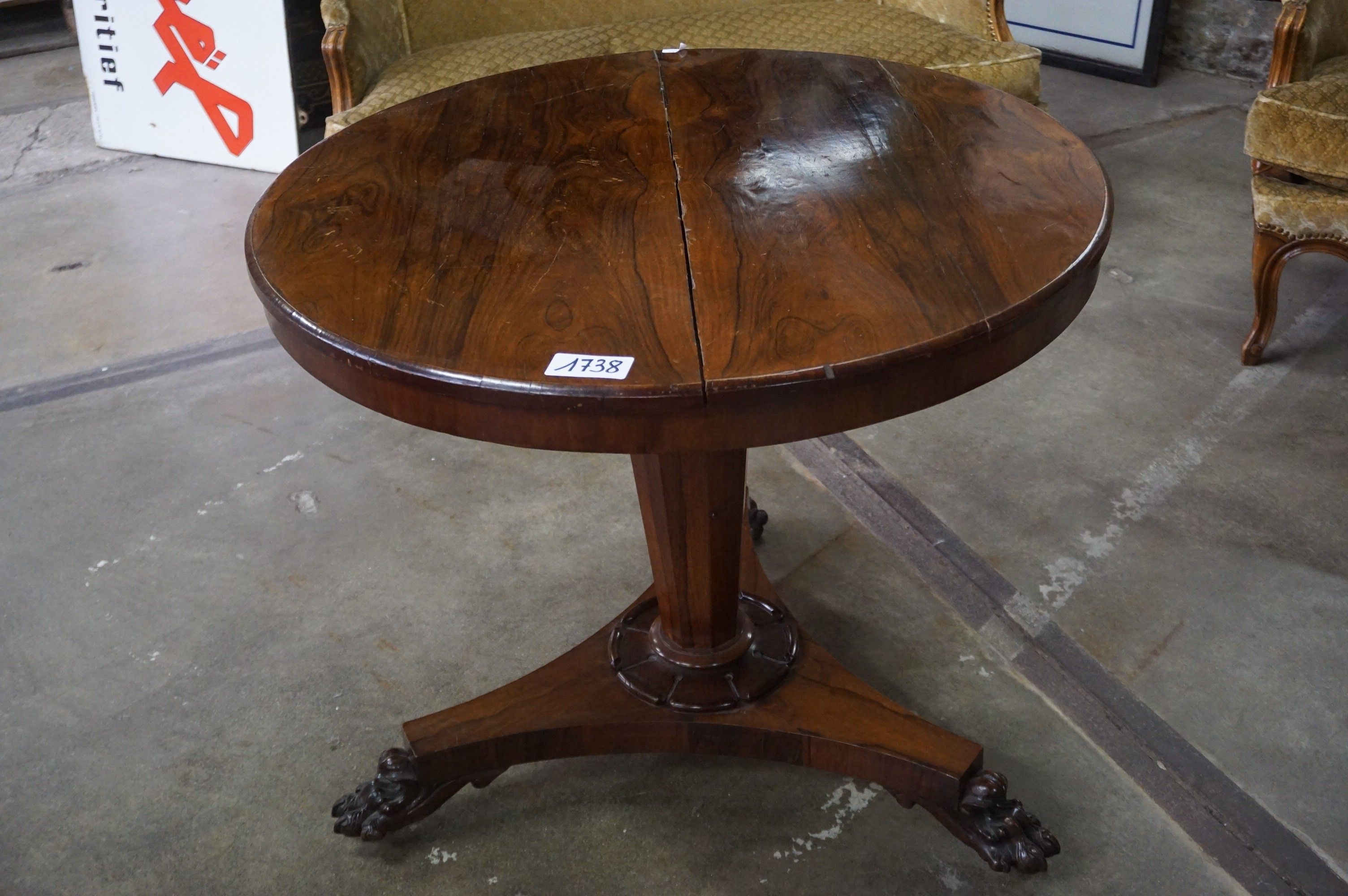 Table ronde anglaise du XIXe siècle « TILT TOP TABLE » - sur…