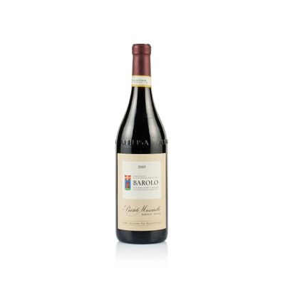 une bouteille de vin rouge sur fond blanc