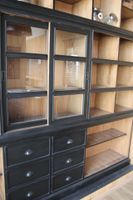 Grand meuble de rangement en bois laqué noir ouvrant par de … (photo 2)