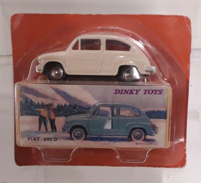DINKY TOYS fiat 600d