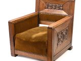 une image représentant une chaise en bois avec une assise marron