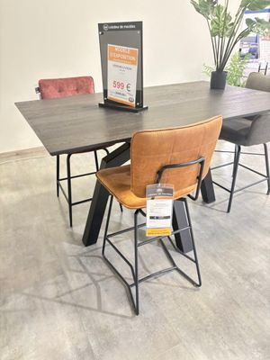 Deux chaises de bar H&H modèle ELOUAN (pv 280€ unité) et YSI… - Photo 1