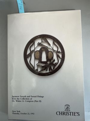 un livre avec l'image d'un oiseau dessus