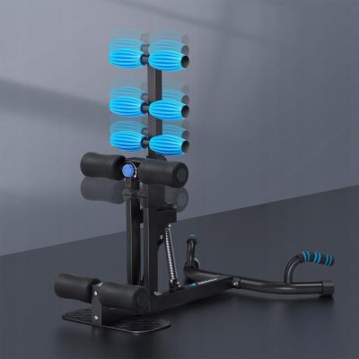 un gros plan d'un appareil noir et bleu posé sur une table