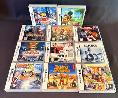 beaucoup de jeux de nintendo wii sur la table