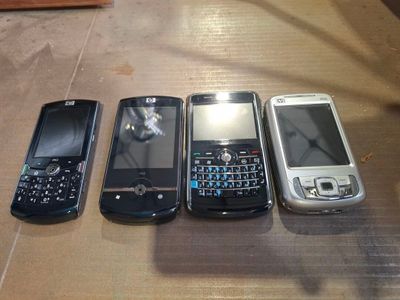 5 téléphones HP Ipaq Rmkt Voice Messenger (Bell), Ipaq rw681…