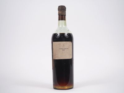 l'image d'une bouteille de vin portant une étiquette