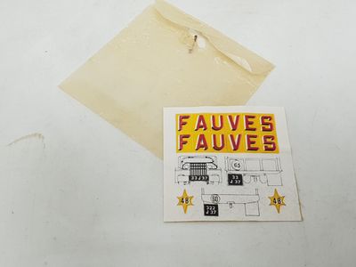 un bout de papier sur lequel est collé un autocollant où il est écrit « fauvee fauvee »