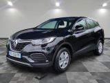 un SUV Renault Kad noir garé sur un sol à damier