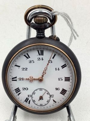 Montre à gousset en acier bleui.