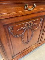 GRAND BUFFET DEUX CORPS en bois sculpté, vitrine supérieure … (photo 3)