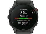 gros plan d'une montre intelligente sur fond blanc