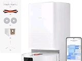 une télécommande accrochée au mur à côté d'une chaîne hi-fi