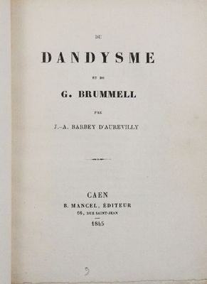 un vieux livre avec un titre en noir et blanc