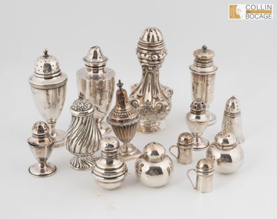 Ensemble de 14 salières en argent (800°/°° minimum), diverse… - Photo 1