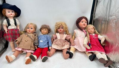 301 / CH-T1 / Lot de 6 poupées, têtes composition, cor… - Photo 1