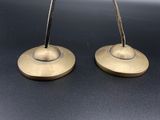 paire de chandeliers anciens en laiton