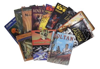 un grand nombre de livres posés sur une table
