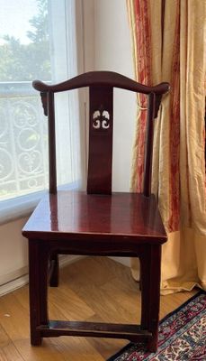 Chaise en bois teinté acajou, dans le goût de Ming, à dossie…