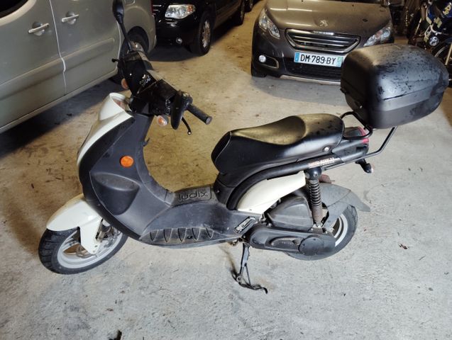 Suite succession vacante – Scooter PEUGEOT Ludix 49.9, immatricul...