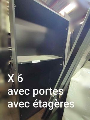 une photo d'une photo d'un téléviseur dans une pièce