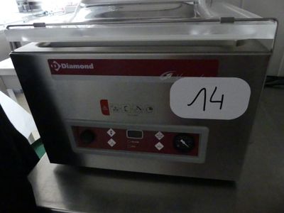 l'image d'une machine posée sur une table