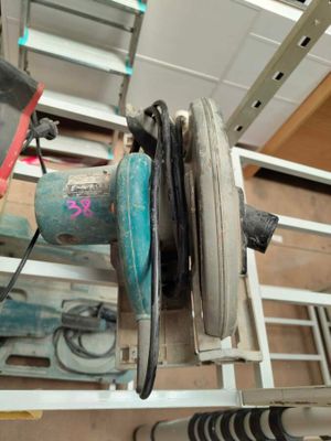 a machine that is sitting on a shelf in a room
