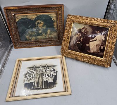 197 / F6 / Trois encadrements de scènes religieuses do…