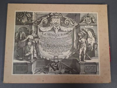 une vieille gravure représentant un homme tenant une épée devant une bannière