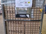 un chariot sur lequel sont empilées de nombreuses boîtes