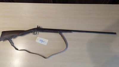 Carabine de chasse à percussion, monture en noyer, crosse sc…