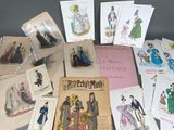 beaucoup de vieux livres de mode sur la table