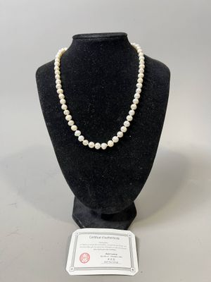 Collier en perles de Chine avec fermoir en métal argenté