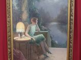tableau représentant une femme assise à une table, avec une lampe devant elle