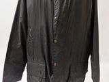 une veste en cuir noir sur un mannequin mannequin mannequin mannequin mannequin mannequin mannequin mannequin mannequin mannequin