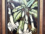 une peinture à l'huile représentant une plante aux fleurs blanches, dans un cadre marron