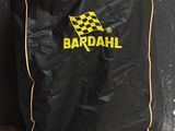 un sac posé sur un chariot