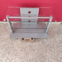 Meuble TV à plateaux en verre. (photo 4)