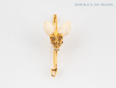 Broche en forme de tête de girafe plaquée or, ornée de perles de verre blanches