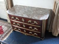 COMMODE en placage de palissandre à façade légèrement bombée… (photo 5)