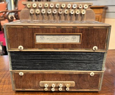 Accordéon BALDELLI AMULIO & Fils à Castelfidardo. Diatonique…