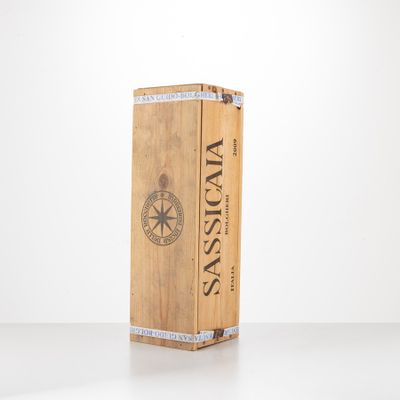 l'image d'une boîte en bois sur laquelle figure un logo