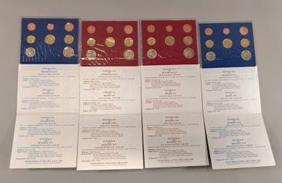 NUMISMATIE - VATICAN - Euros Lot de quatre livrets BU série …