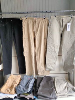 23 pantalons / jeans divers