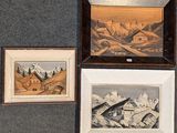 trois photos encadrées représentant des montagnes et une cabane, dans un cadre en bois