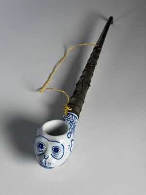 ASIE Pipe à opium composé d'un fourneau en porcelaine blanch…