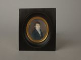un portrait miniature représentant un jeune homme vêtu d'un manteau bleu